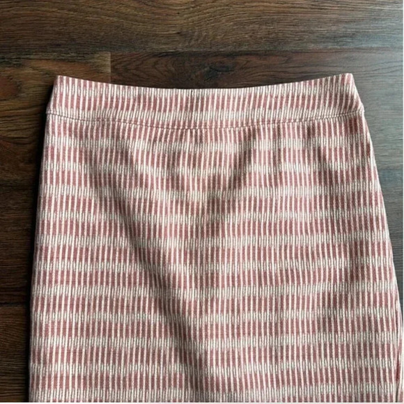 LOFT Pencil Skirt Pink | Pencil Skirt | Business Casual | Professional | Office - Picture 5 of 6